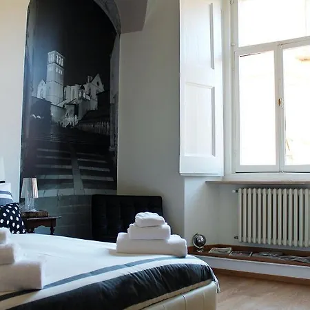 Via Giotto, 5 Lägenhet *