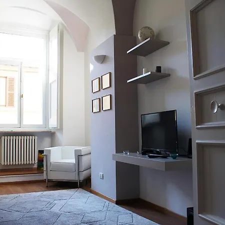 Via Giotto, 5 *