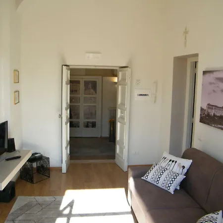 Via Giotto, 5 أسيسي